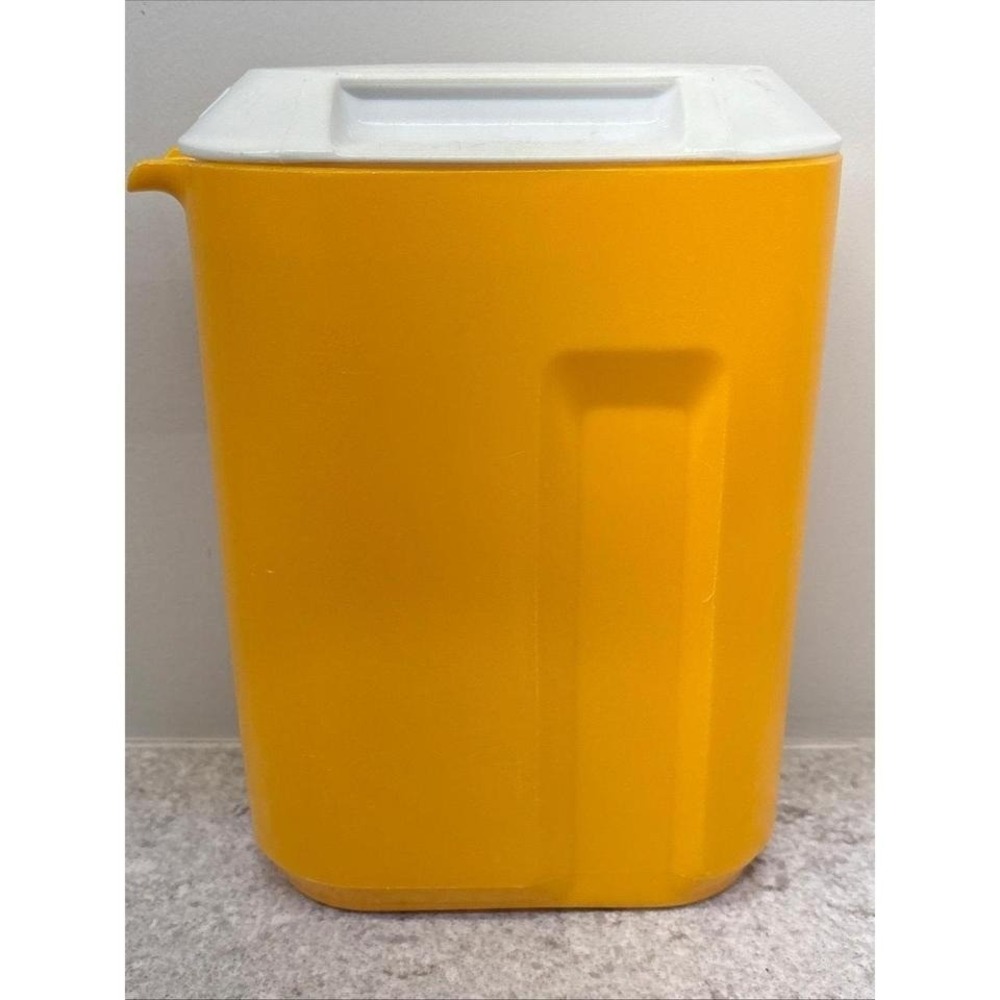 VTG RUBBERMAID  2-B Slim BEVERAGE PITCHER  YELLOW /White lid 2-1/2 Qt #2366 - Picture 2 of 8